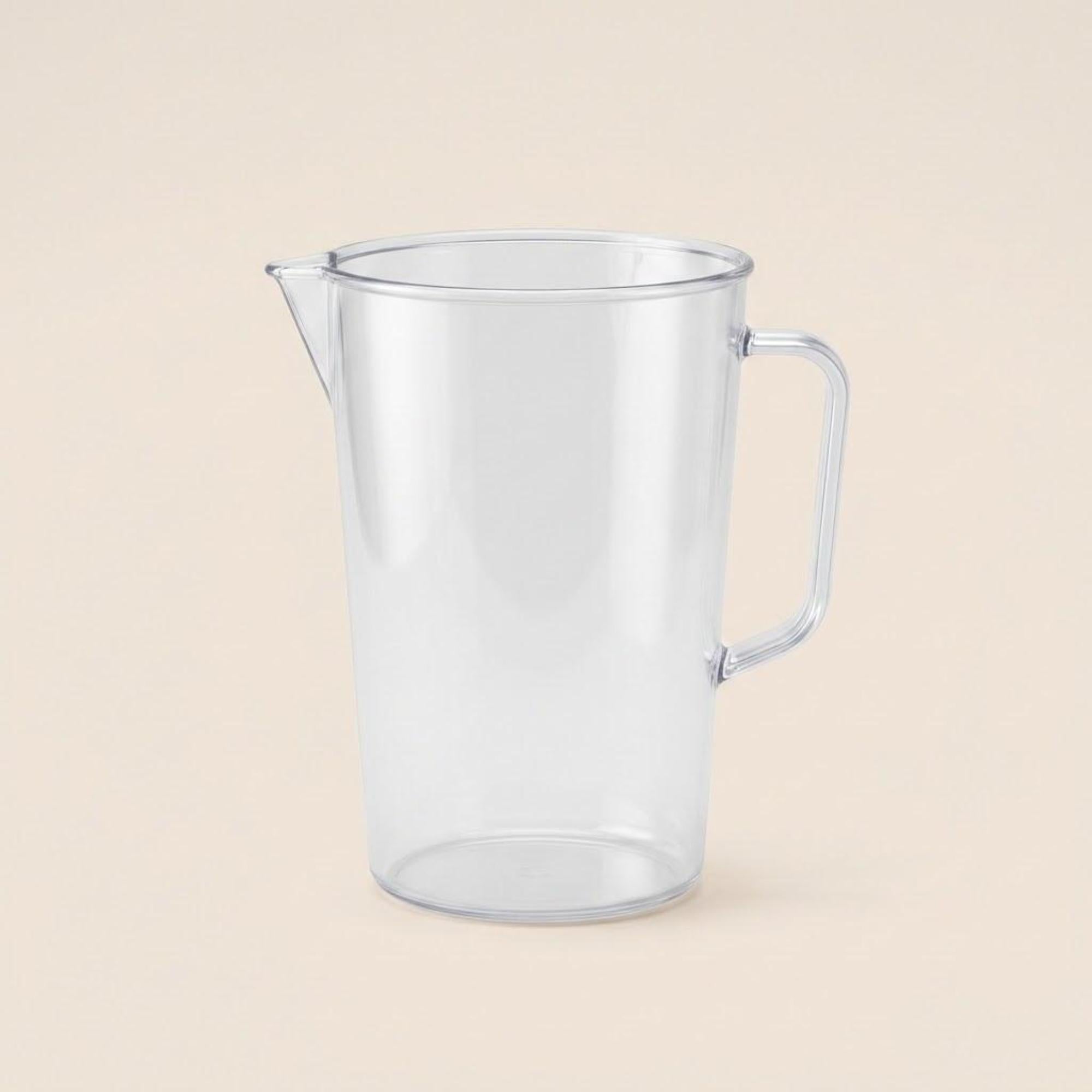 Plastkande 1,5 liter til servering af kolde drikke hos Minglo